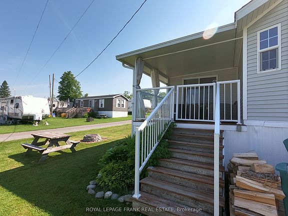 4th image of 14 Pioneer Rd