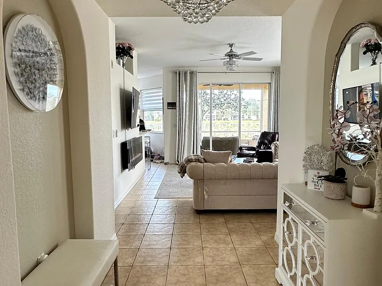 4210 Vicenza Dr #B — Photo 2
