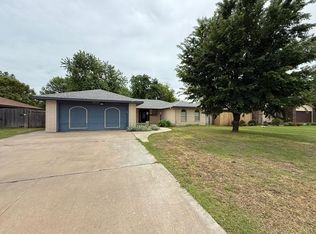 2837 Sunnybrook Ln, Enid, OK 73703