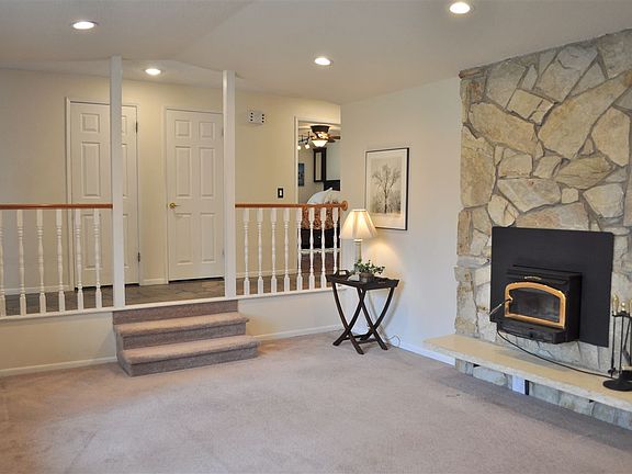 2nd image of 1014 W Bellwood Dr