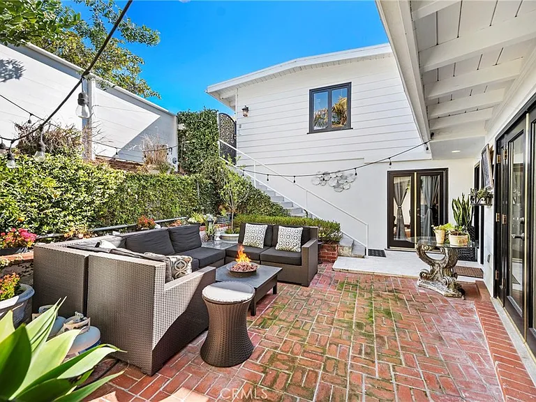 875 Coast View Dr — Photo 41