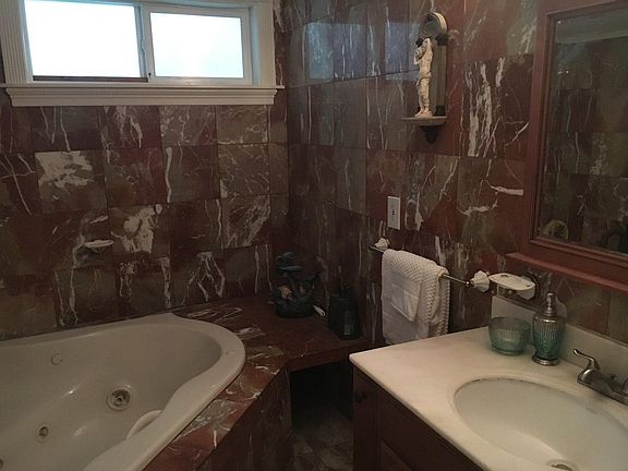 5th image of 464 McCamish Ave