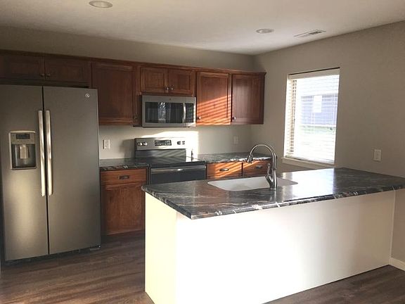 3rd image of 3005 Zenith Ave #B