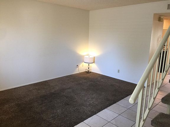 3rd image of 31 Lakeview Cir