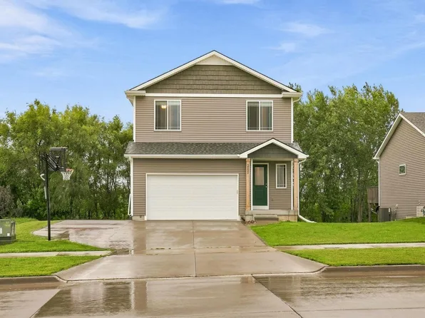 2505 Park Ridge Dr, Granger, IA 50109