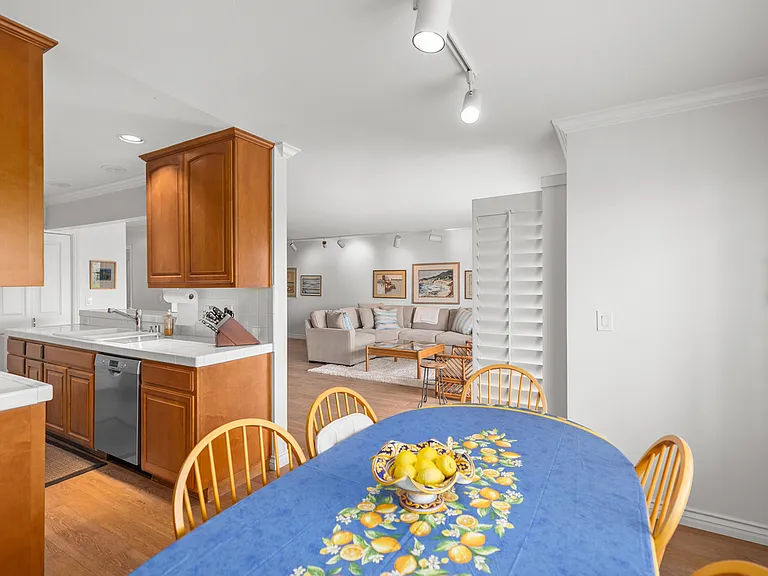 235 Avenida Lobiero #104 — Photo 18