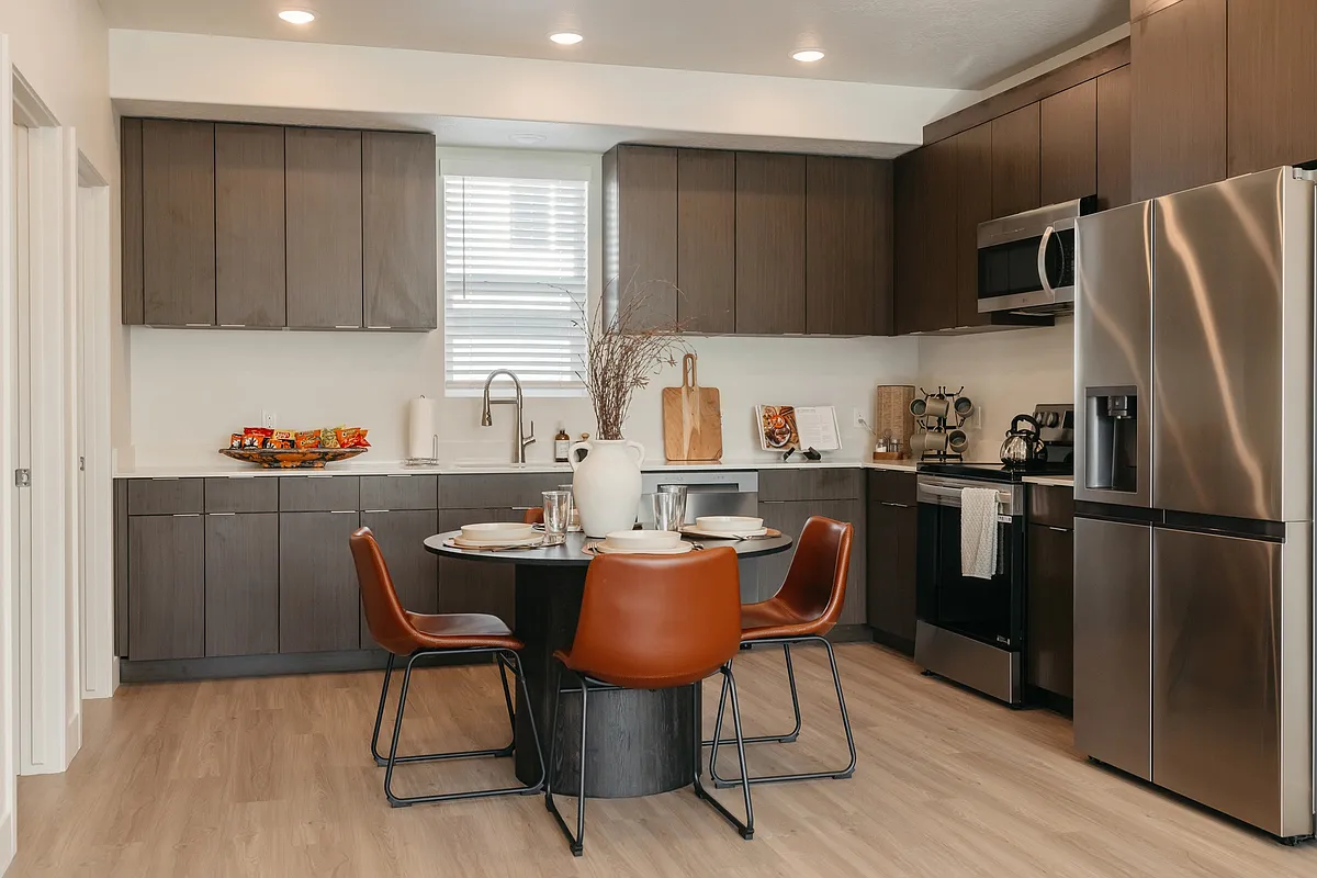 Building Photo - Enduro Townhomes