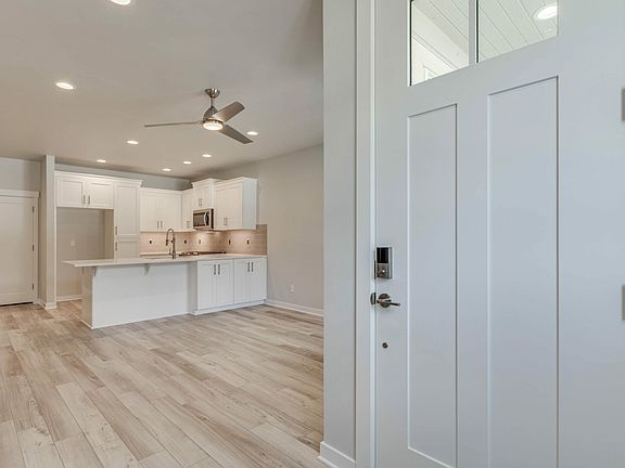 5th image of 5557 SE 80th Ave