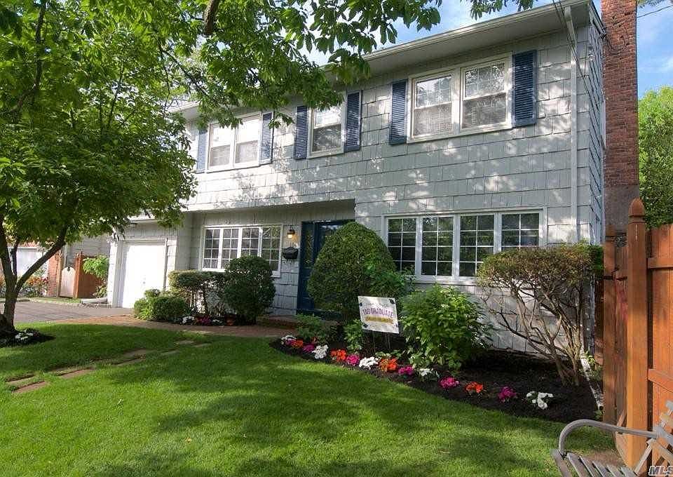 1st image of 104 N Wood Ln