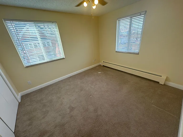 Spartan Court Apartments — Photo 11