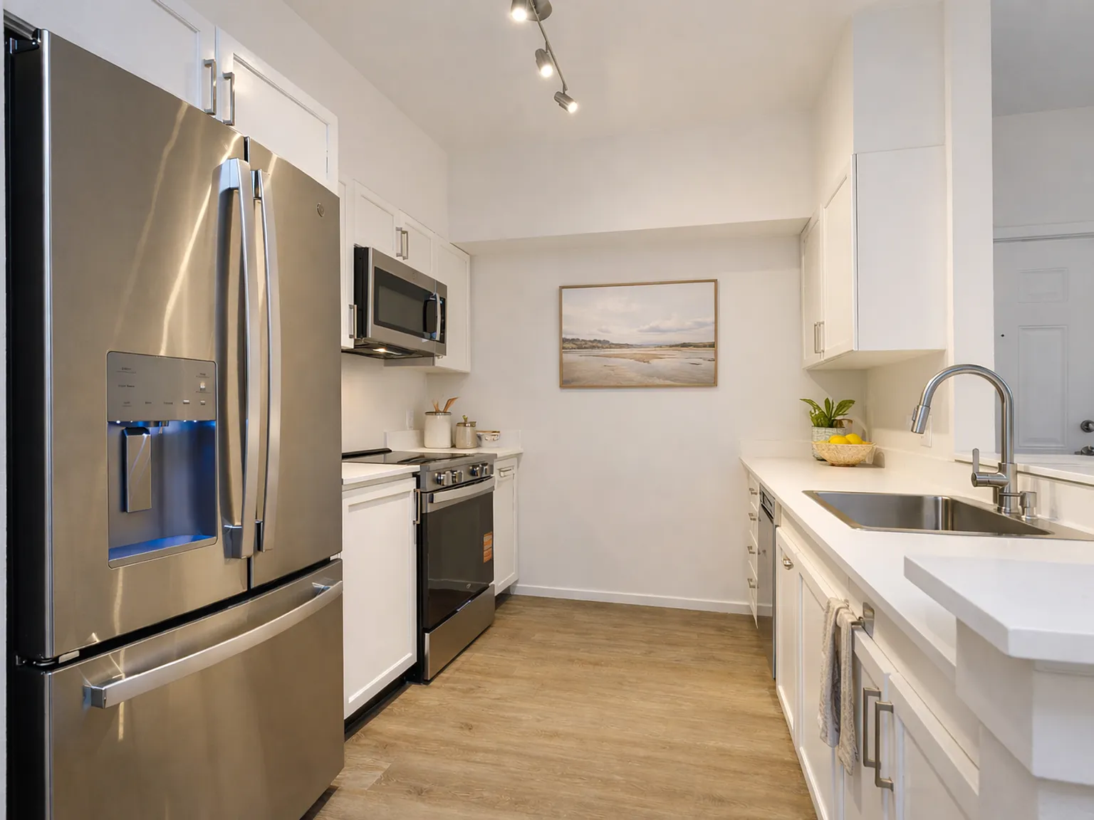 Creekside Apartments — Photo 4
