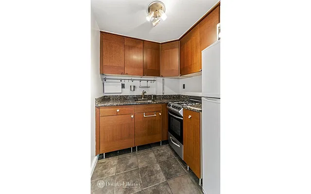 Rented by Douglas Elliman | media 12