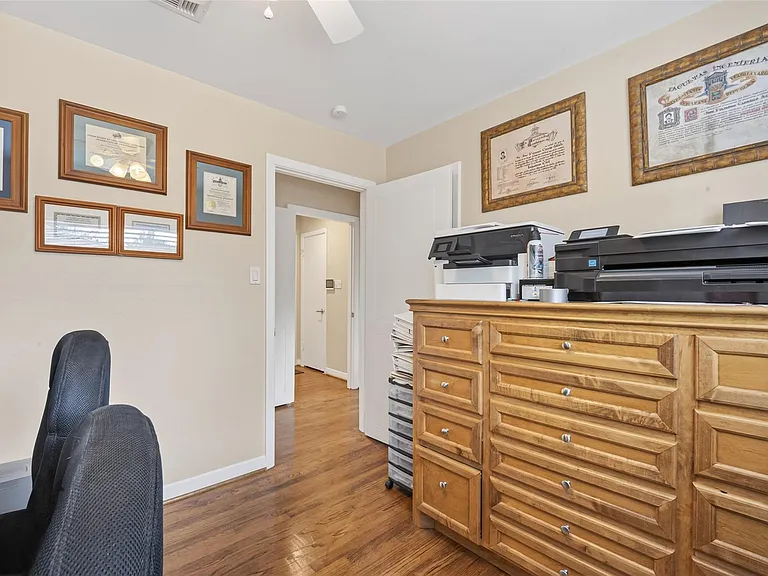 11230 Huggins Dr — Photo 35