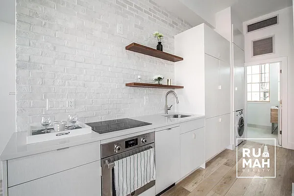 Sold by Rumah Realty Inc | media 14