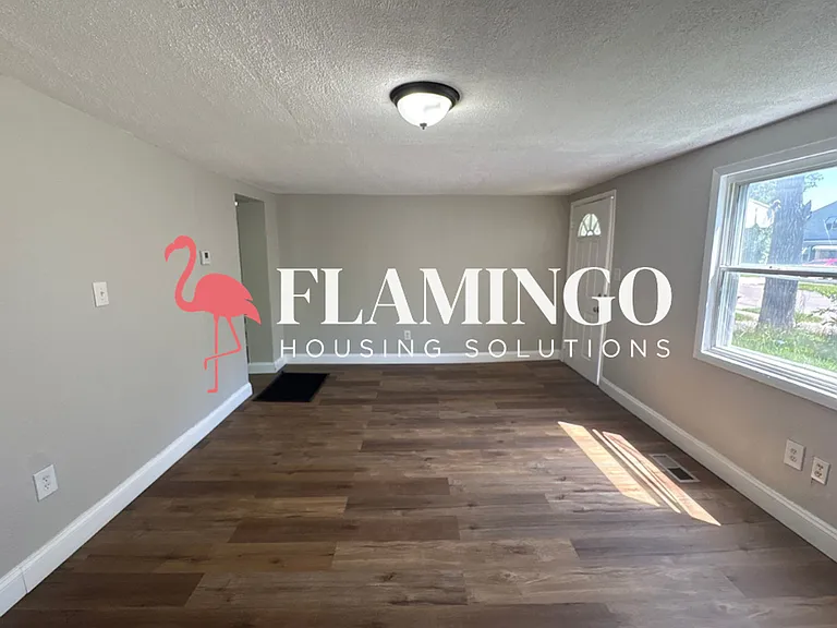 929 Stolz Ave — Photo 3