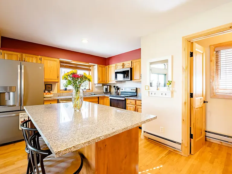 225 Eagle Dr #10B — Photo 6