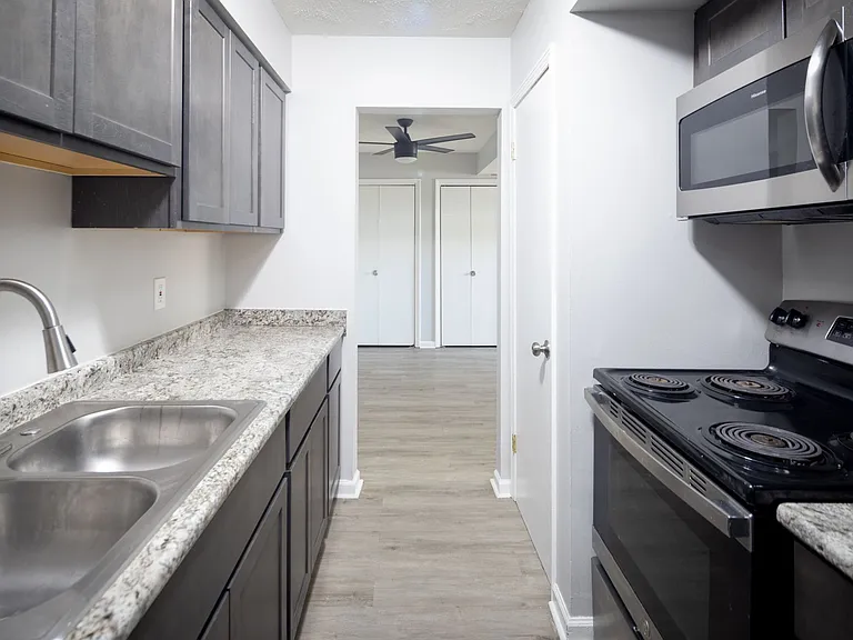 Grant Street Apartments — Photo 42