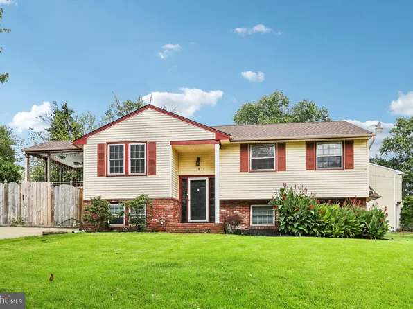 19 Hillcrest Rd, Stratford, NJ 08084