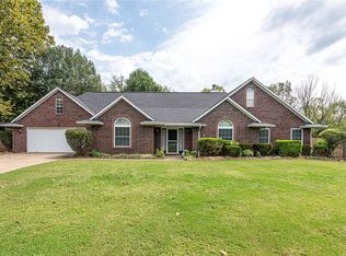 2208 N Blue Mesa Dr, Fayetteville, AR 72703