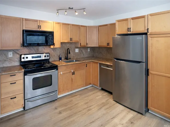 1617 Clark St APT 404, Honolulu, HI 96822