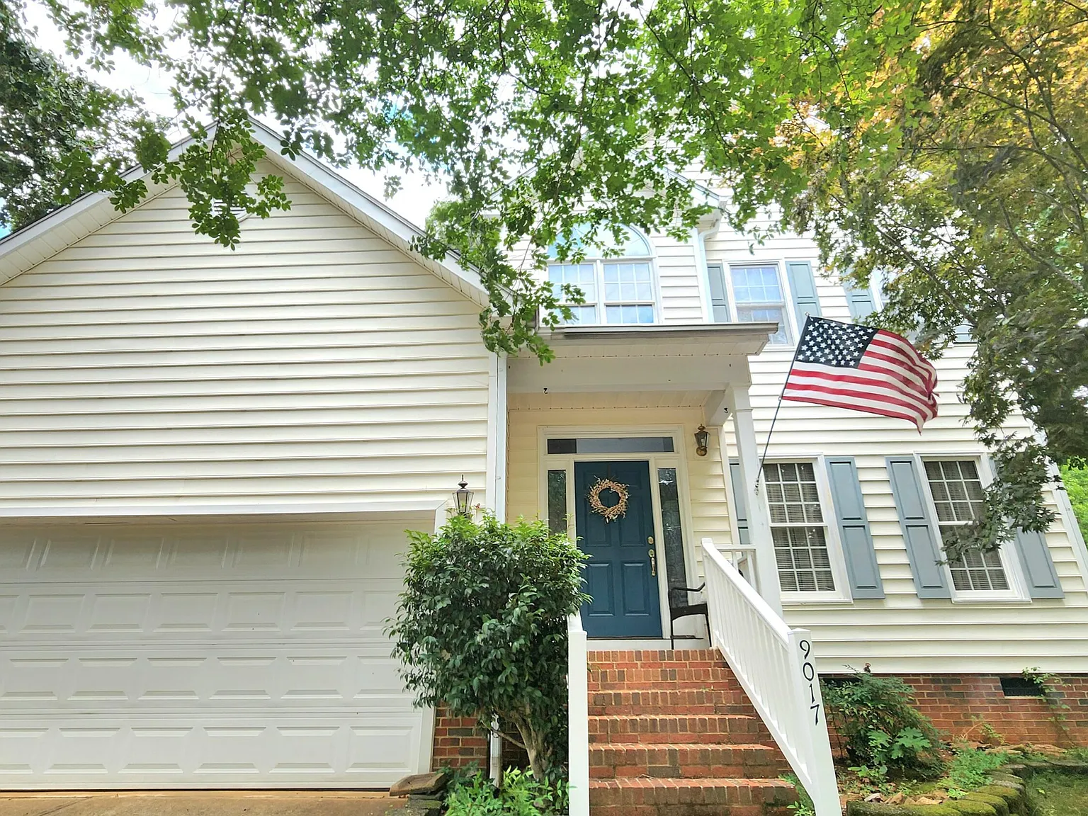 4 bed, 2.5 bath, $2,150 — Photo 2