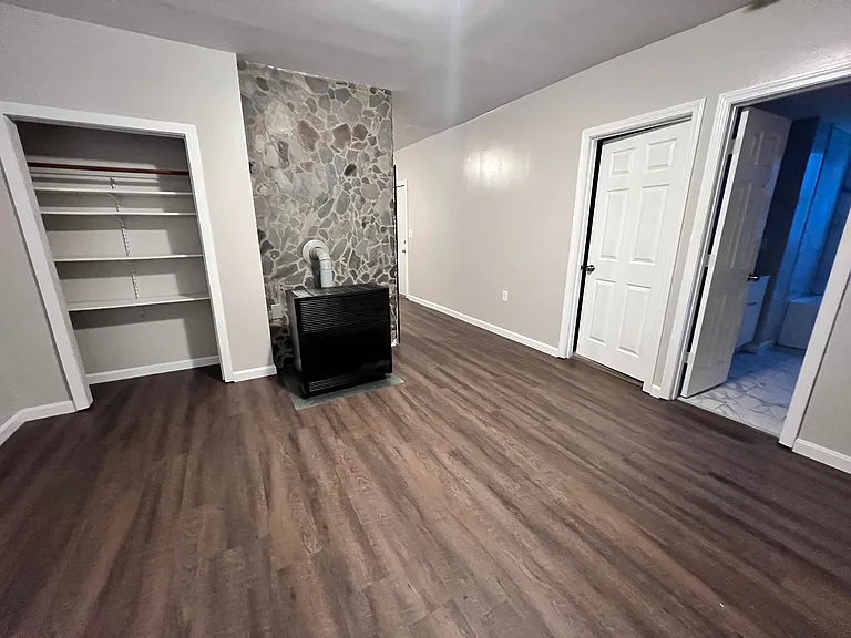 16 Morton Ct #1 — Photo 3