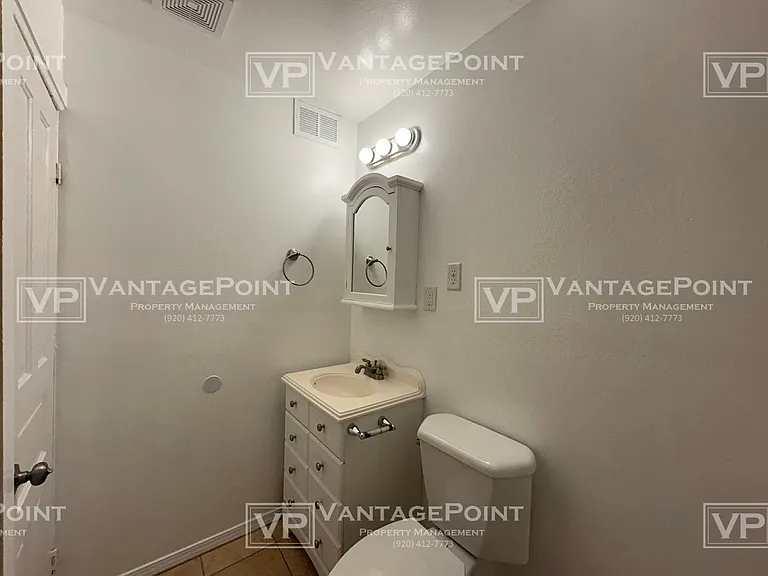 713A S 24th St — Photo 11