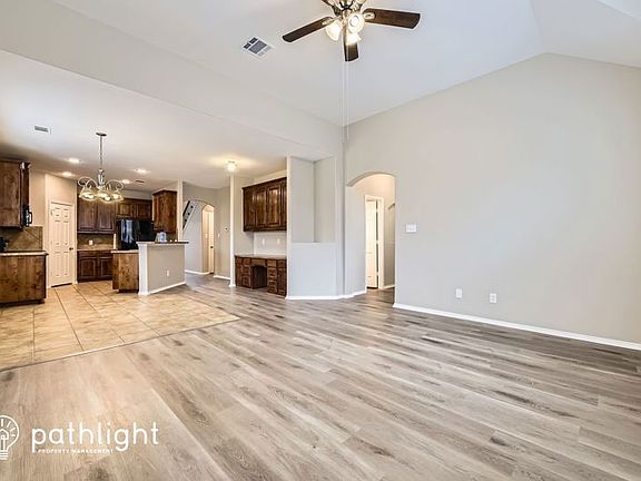 5th image of 1140 Hidden Glen Ct