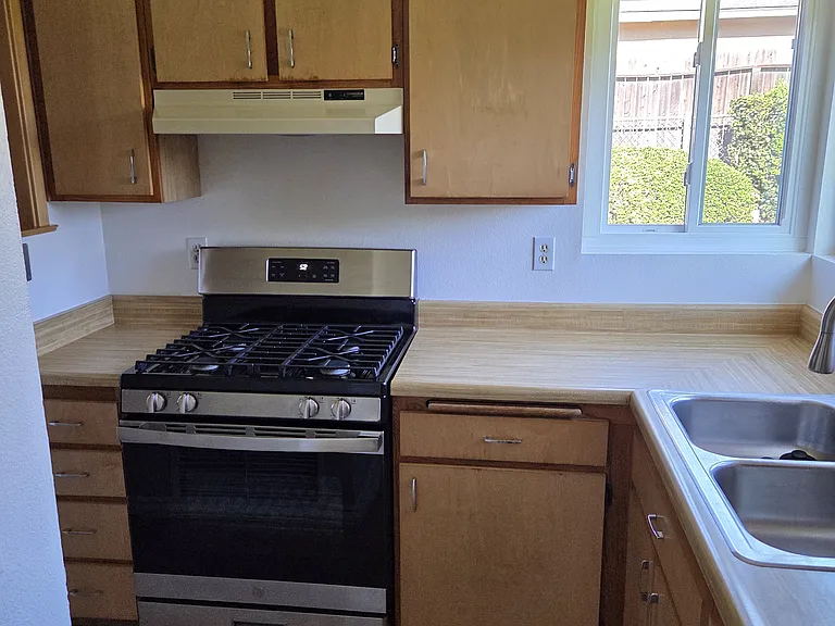 855 Loganberry Ct — Photo 12