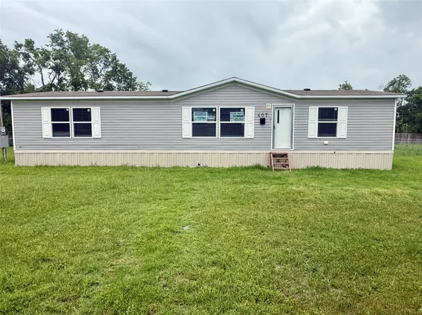 407 S 2nd St, Lott, TX 76656