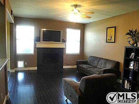 4th image of 1101 Mockingbird Dr