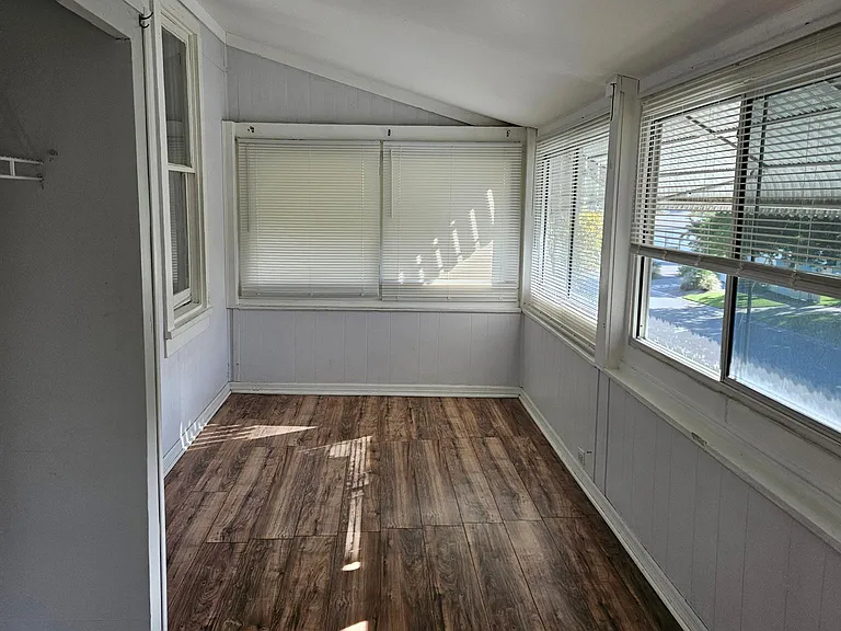 475 33rd Ave N #2 — Photo 5