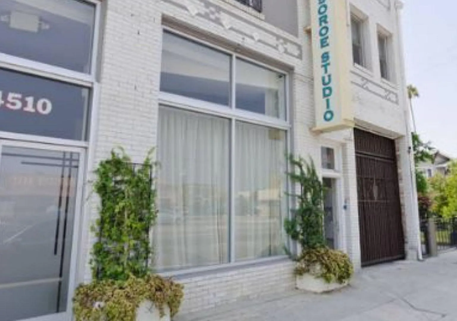 4512 W Washington Blvd — Photo 1
