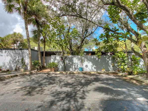 16332 Oak Walk #16332, Hialeah, FL 33014