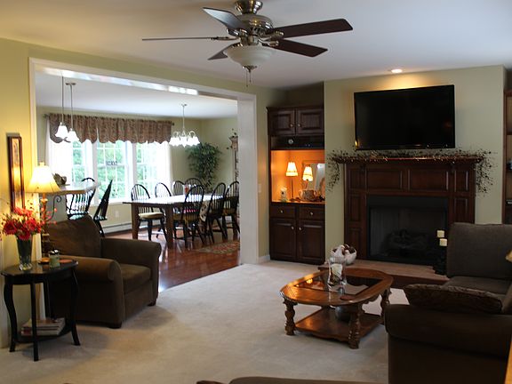 3rd image of 1 Woodland Hollow Dr