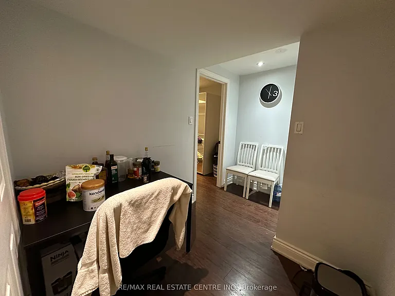 1876 Grosvenor Pl #BASEMENT — Photo 12