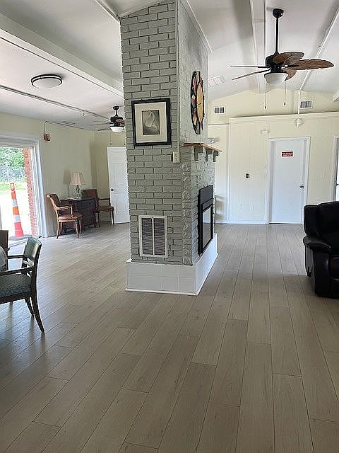 Double sided fire place