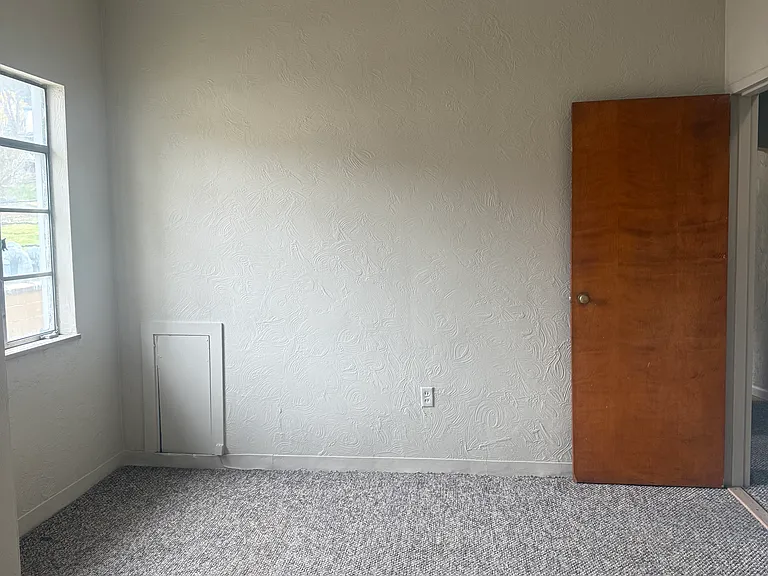 114 Edgington Ln #4 — Photo 10