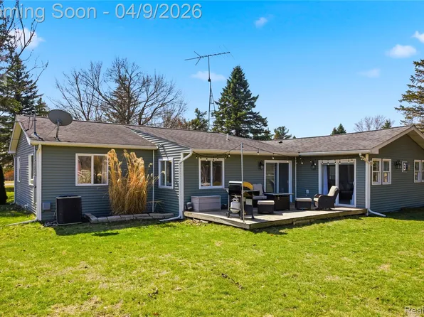 5176 Pratt Rd, Metamora, MI 48455