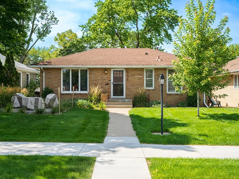 4405 Beard Ave N — Photo 9