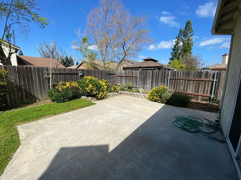 9748 Roedell Way — Photo 36