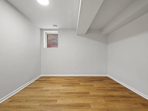 305 Whiton Street image 15 of 17