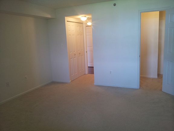 5th image of 10101 Grosvenor Pl APT 714