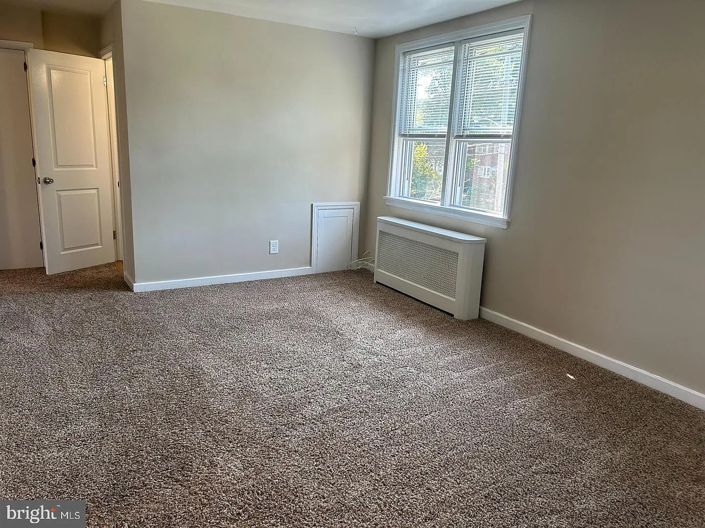 1 bed, 1.0 bath, 1360 sqft, $1,400 — Photo 2
