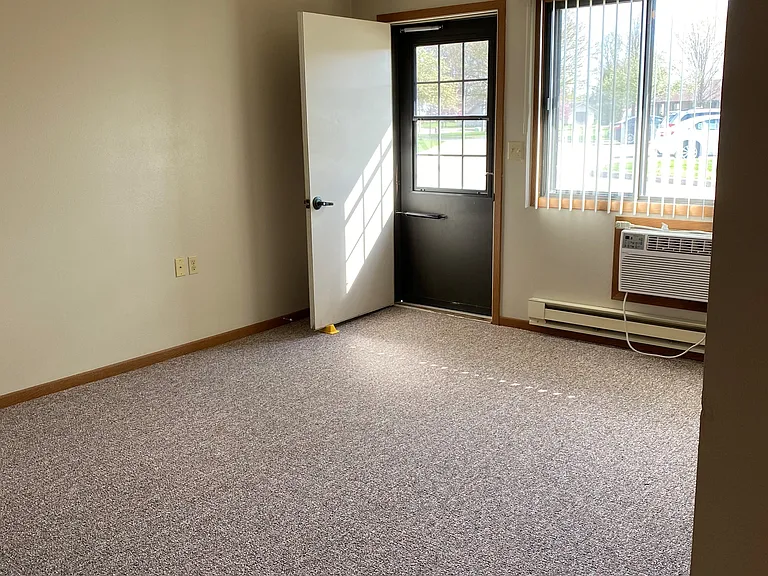 607 2nd St SW #23 — Photo 1