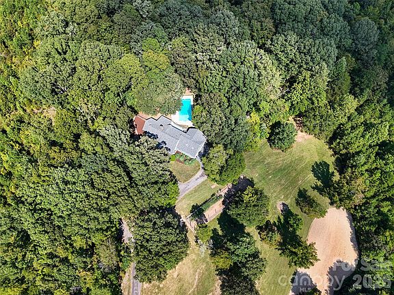 4th image of 1115 John Short Rd