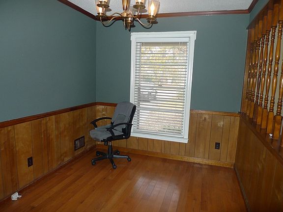 4th image of 637 Hampton Dr