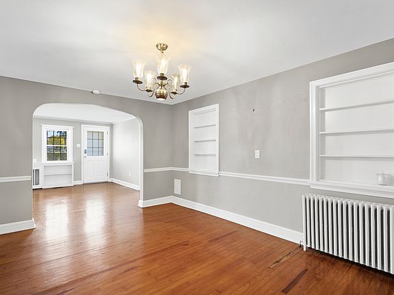 4th image of 128 S Elm Ave #1
