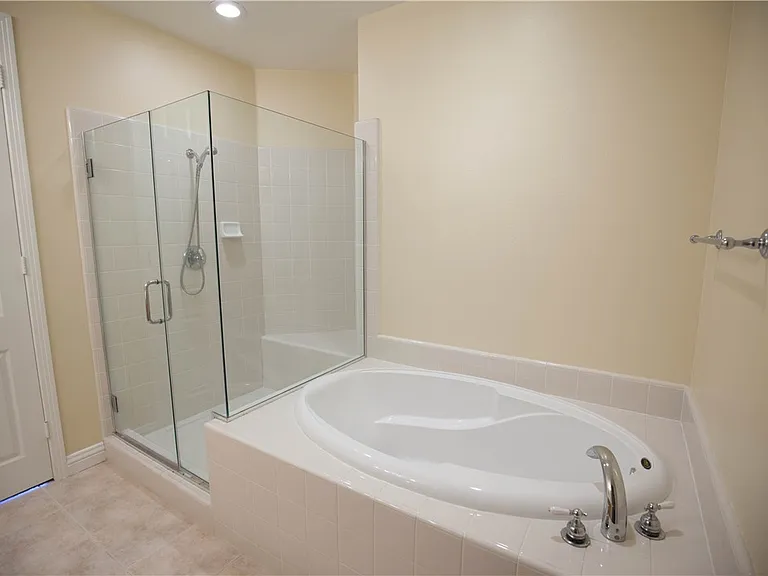 2889 Plaza Del Amo #108 — Photo 10