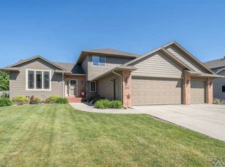 1908 S Queens Ave, Sioux Falls, SD 57106